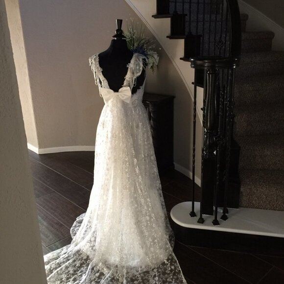 Bridal Gown - Picture 7 of 16